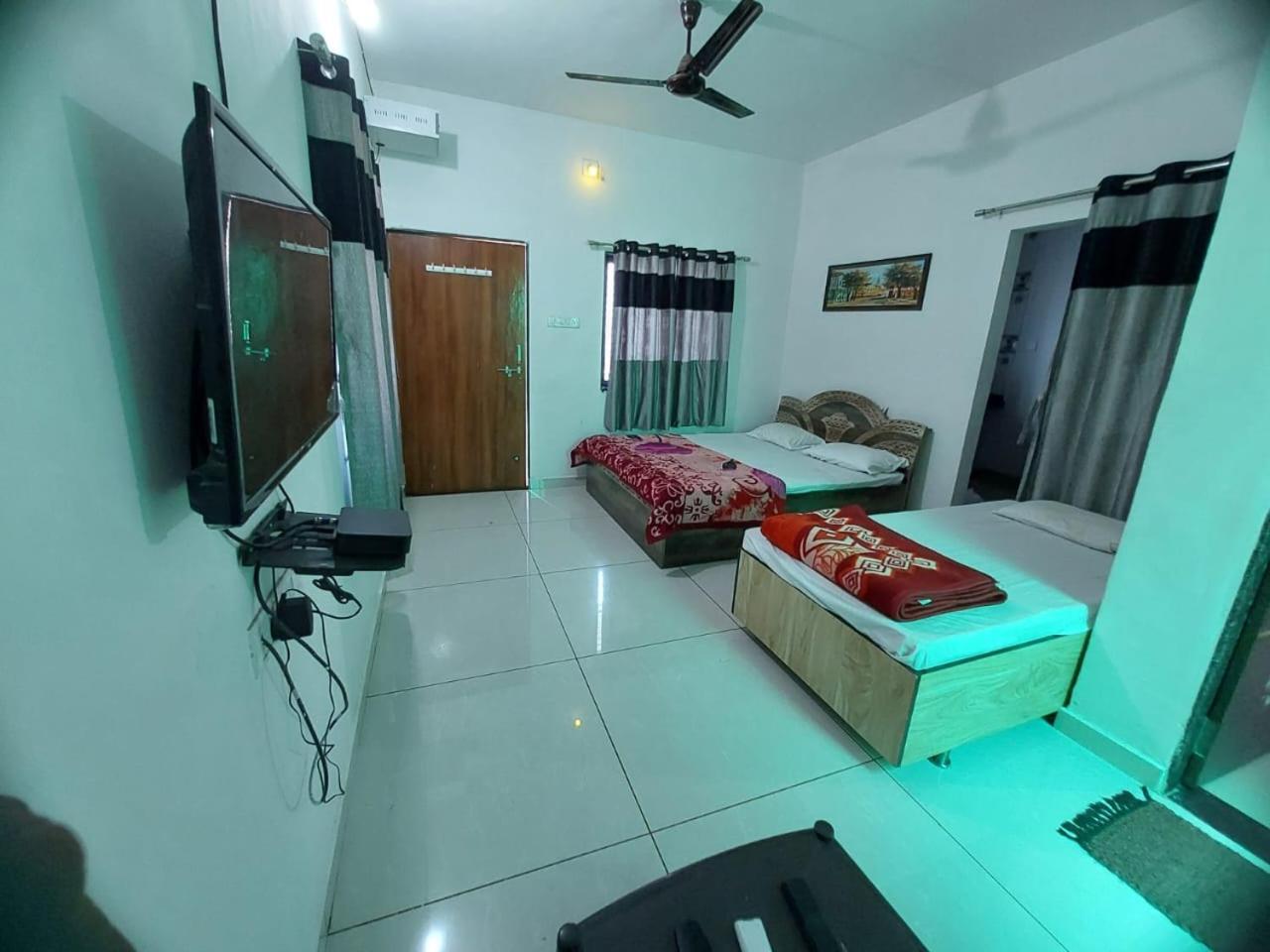 Jai Swaminarayan Delux Homestay Garudeshwar Exterior photo